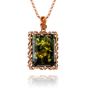 Vergoldeter Silberanhaenger. Gruener Bernstein