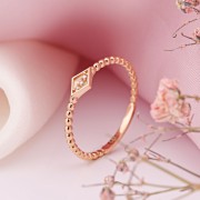 Женские кольца из золота 585 пробы с фианитами