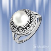 Кольцо "Обозрение" серебряное с жемчугом.