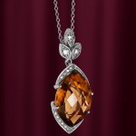 Weissgoldanhaenger mit Diamanten und Rauchtopaz