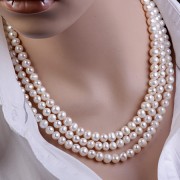 Kette aus Perlen 