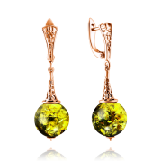 Vergoldete Silberohrhänger mit grünem Bernstein