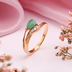 Кольцо SOKOLOV с бриллиантами и изумрудом купить