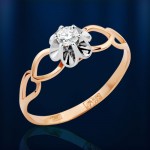 Кольцо с бриллиантом золотое