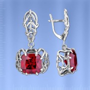 Ohrhaenger mit Granat. Silber