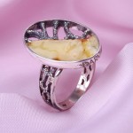 Серебряное кольцо с янтарём