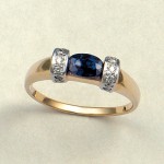 Золотое кольцо с бриллиантами и сапфиром