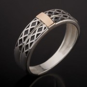  Ring mit Emaille. Silber & Gold