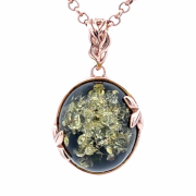 Vergoldeter Silberanhänger mit grünem Bernstein