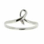 Goldener Ring mit Diamanten