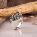 Серебряное кольцо "Дама сердца". Марказит