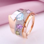 Ring mit Edelsteine. Bicolor