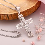 Серебрянное колье с крестиком