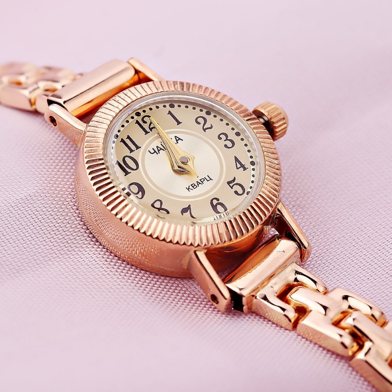 Женские золотые часы чайка с золотым браслетом