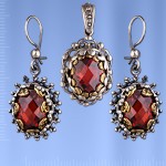 Гарнитур серебряный с гранатом