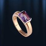 Goldring mit Amethyst.