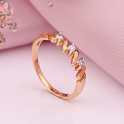 Goldring mit Diamanten Russisches Gold in Deutschland.