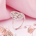 Кольцо из серебра 925 пробы Фианиты