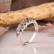 Серебряное кольцо "Благородное". Марказит