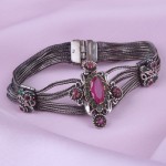 Armband mit Edelstene. Silber 