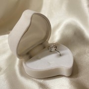 Серебряное кольцо "Блик". Фианит