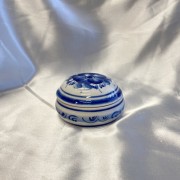 Гжель Фарфоровый сосуд