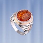Перстень серебряный с янтарём