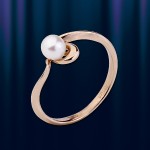 Goldring mit Perlen. 