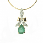 Goldanhänger mit Smaragd und Diamanten