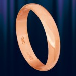 Золотое обручльное кольцо