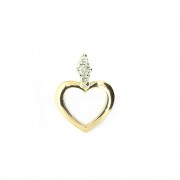 Золотая подвеска в форме сердца с бриллиантами