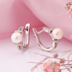 Goldohrringe aus Weißgold 585 mit Diamanten und Perlen