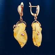 Золотые серьги - подвески с янтарём