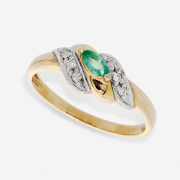 Goldring mit Smaragd und Diamanten