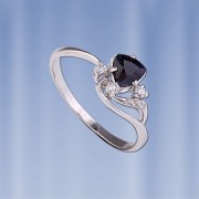  Ring mit Sapphire. Silber