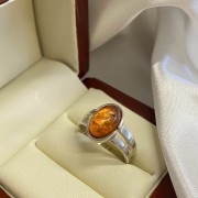 Silberring mit Bernstein