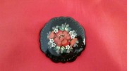 Расписная деревянная брошь