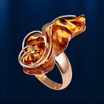 Goldring mit Bernstein