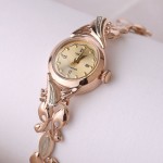 Золотые часы женские Чайка с золотым браслетом