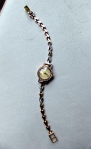 Golduhr Chaika Damenuhr aus 585 Gold