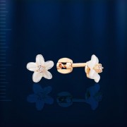 Ohrstecker mit Perlmutt. Rotgold