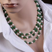 Kette aus Perlen und Jade
