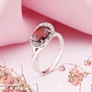 Кольцо из серебра 925 пробы Фианиты