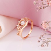 Золотые кольца 585 пробы с фианитами