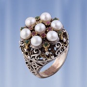 Серебряное кольцо с жемчугом. Рубин & Изумруд. 