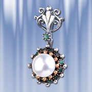 Anhaenger mit Perle. Silber