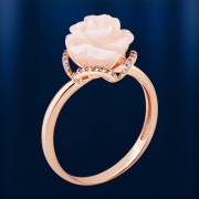 Золотое кольцо с корaллом